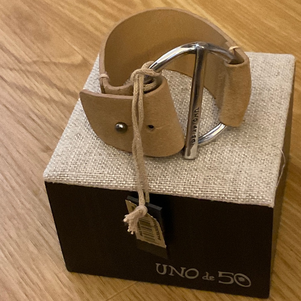 UNO de 50 Tan Suede Belt with Silver Buckle Bracelet “Watt’s Up” - Picture 2 of 8